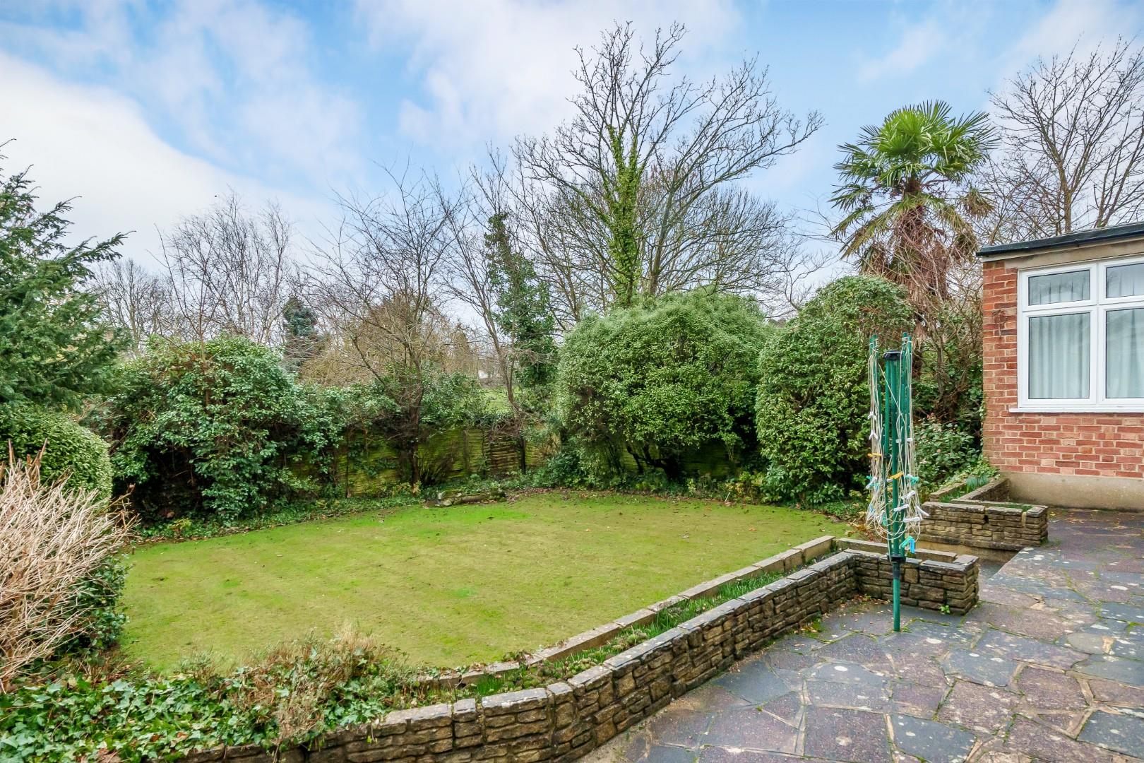 Park Grove, Edgware